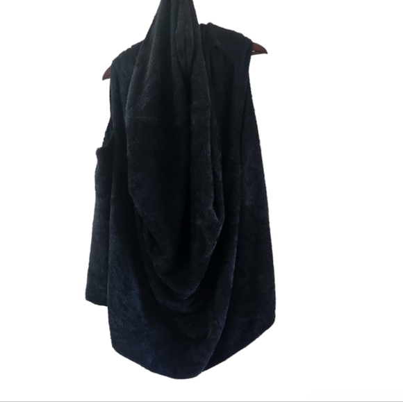 Aerie Black Faux Fur One Size Over Size Open Cardigan Hooded Pockets NEW NWT - Picture 3 of 5